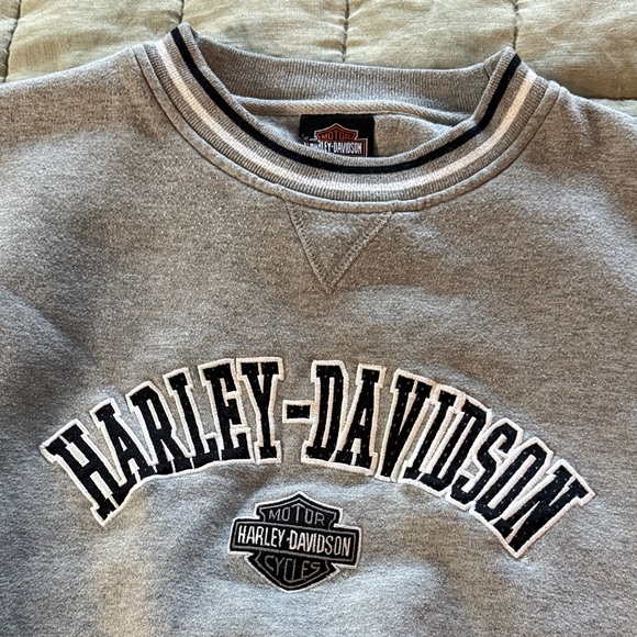 Y2K Harley Davidson Embroidered Crewneck Sweatshirt 2X Gray Tri-County Biker - Picture 4 of 7